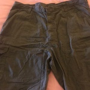 Men’s Wrangler cargo shorts size 40